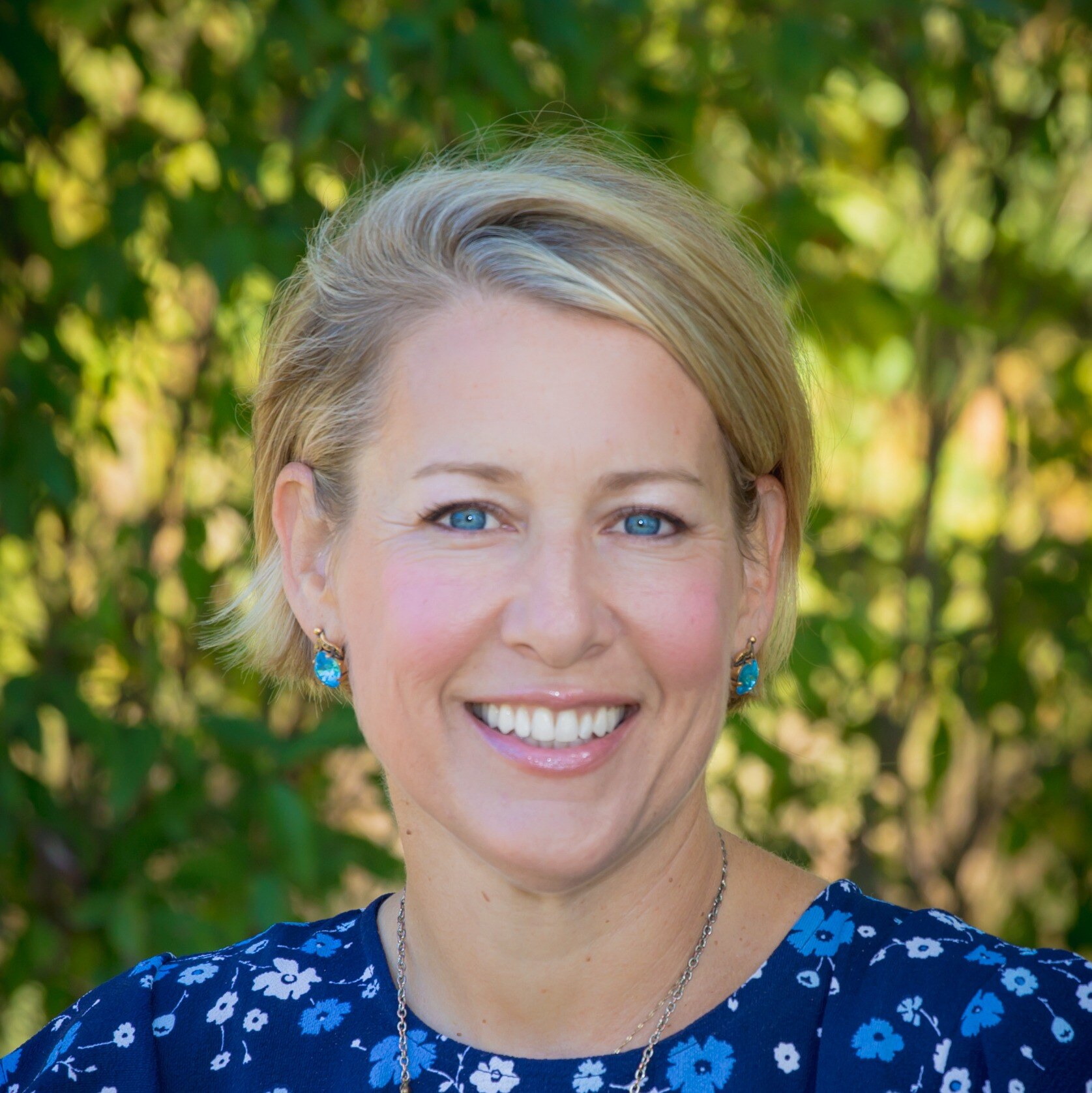 Dr. Elizabeth Mitchell